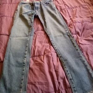 The Easy Stiletto with Rolled Hem